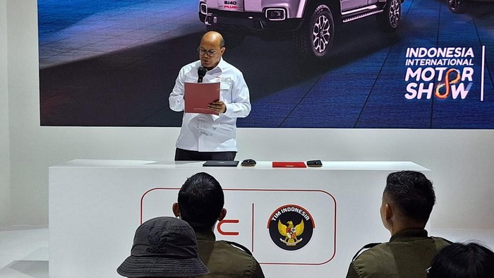 Komite Olimpiade Indonesia (KOI) atau NOC mendapat dukungan sponsorship dan mobil operasional dari BAIC Indonesia dalam seremonial di JIEXPO, Selasa (18/2/2025).