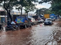 Jalan Pantura Pati-Juwana Tergenang Sore Ini, Lalin Tersendat