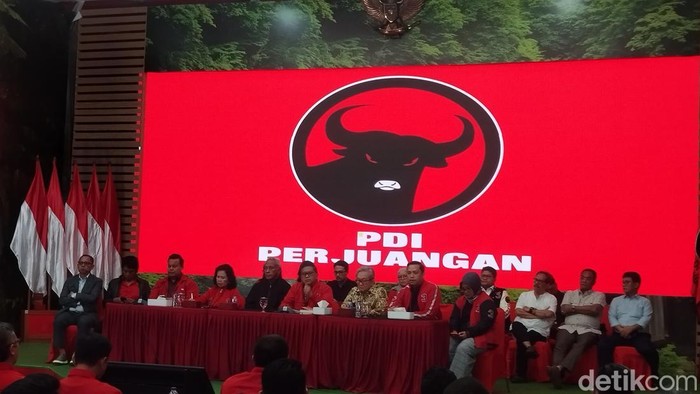 Konferensi Pers di DPP PDIP, Selas (18/2/2025).