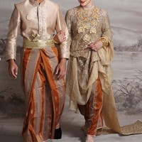 Penampilan Marini di pemotretan tersebut banjir pujian netizen. Tak sedikit yang memuji paras wanita 48 tahun itu. Tanteee cantik sekali, komentar salah seorang netizen. Masya Allah Ibu peri cantik bgt, tambah netizen lain. Foto: Instagram/@marinizumarnisreal