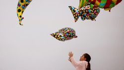 Menjelajah Negeri Ajaib yang Dipenuhi Balon Melayang Menjelajah Negeri Ajaib yang Dipenuhi Balon Melayang