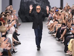 Video Christian Siriano Hidupkan Hollywood Klasik-Marlene Dietrich di NYFW