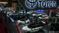 Pasar kendaraan bermotor dewasa ini tengah menghadapi berbagai tantangan sebagai akibat dari melemahnya daya beli masyarakat. Pasar otomotif Indonesia pada tahun 2024 mengalami kontraksi dengan penurunan yang cukup signifikan sebesar 14%, dengan total penjualan kendaraan secara wholesale yang menyusut dari 1.005.802 unit pada tahun 2023 menjadi 866 ribu unit kendaraan.