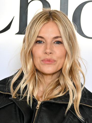 BEVERLY HILLS, CALIFORNIA - JANUARY 05: Emma Stone attends the 82nd Annual Golden Globe Awards at The Beverly Hilton on January 05, 2025 in Beverly Hills, California. (Photo by Axelle/Bauer-Griffin/FilmMagic)