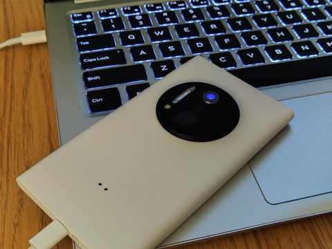 Nokia Lumia 1020 disulap jadi iPhone SE 3