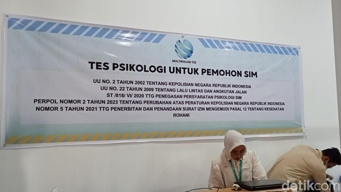 Pembuatan-perpanjangan SIM di Polrestabes Palembang harus melalui tes psikologi.