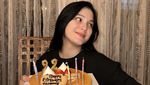 Pose Cantik Yasmine Ow, Mantan Istri Aditya Zoni Saat di Restoran