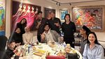 Pose Cantik Yasmine Ow, Mantan Istri Aditya Zoni Saat di Restoran
