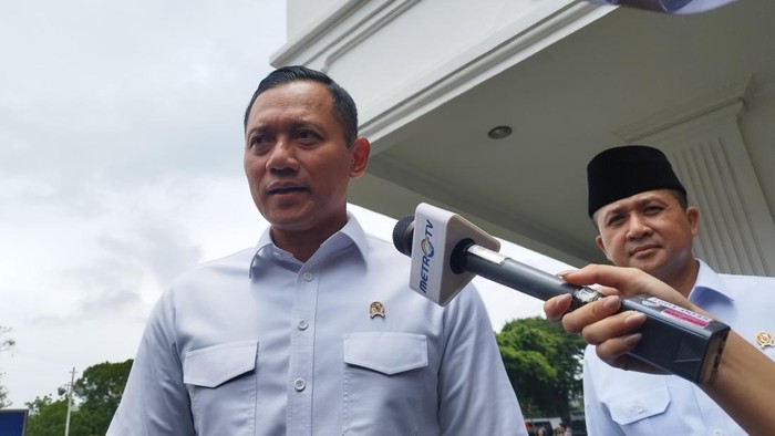 Presiden Prabowo Subianto siang ini mengumpulkan menteri-menteri di bawah koordinasi Kemenko Infrastruktur dan Pembangunan Kewilayahan.