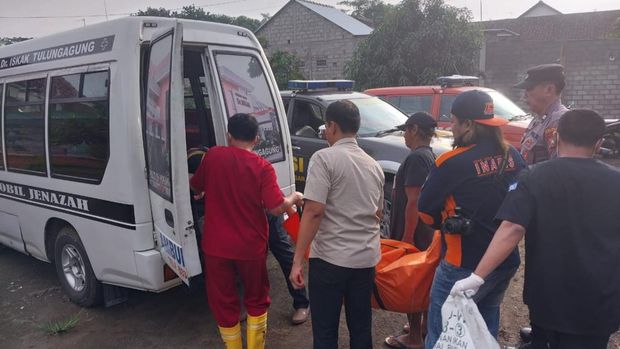 Pria murung asal Blitar tertabrak kereta api di Tulungagung.