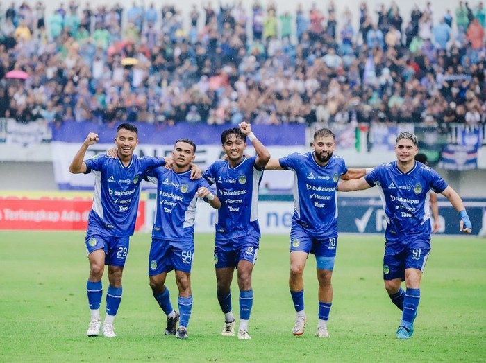 Laga PSIM Jogja vs PSPS Pekanbaru di Stadion Mandala Krida, Kota Jogja, Senin (17/2/2025).