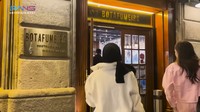Sebelum perayaan ulang tahun di kamar hotel itu, Nagita dan teman-teman lainnya mengunjungi restoran bernama Botafumeiro. Foto: YouTube RANS Entertainment / Instagram @raffinagita1717