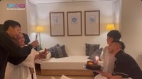 Raffi Ahmad merayakan di Indonesia bersama putra pertamanya, Rafathar dan teman-temannya di Labuan Bajo. Ini momen yang mereka bagikan. Foto: YouTube RANS Entertainment / Instagram @raffinagita1717