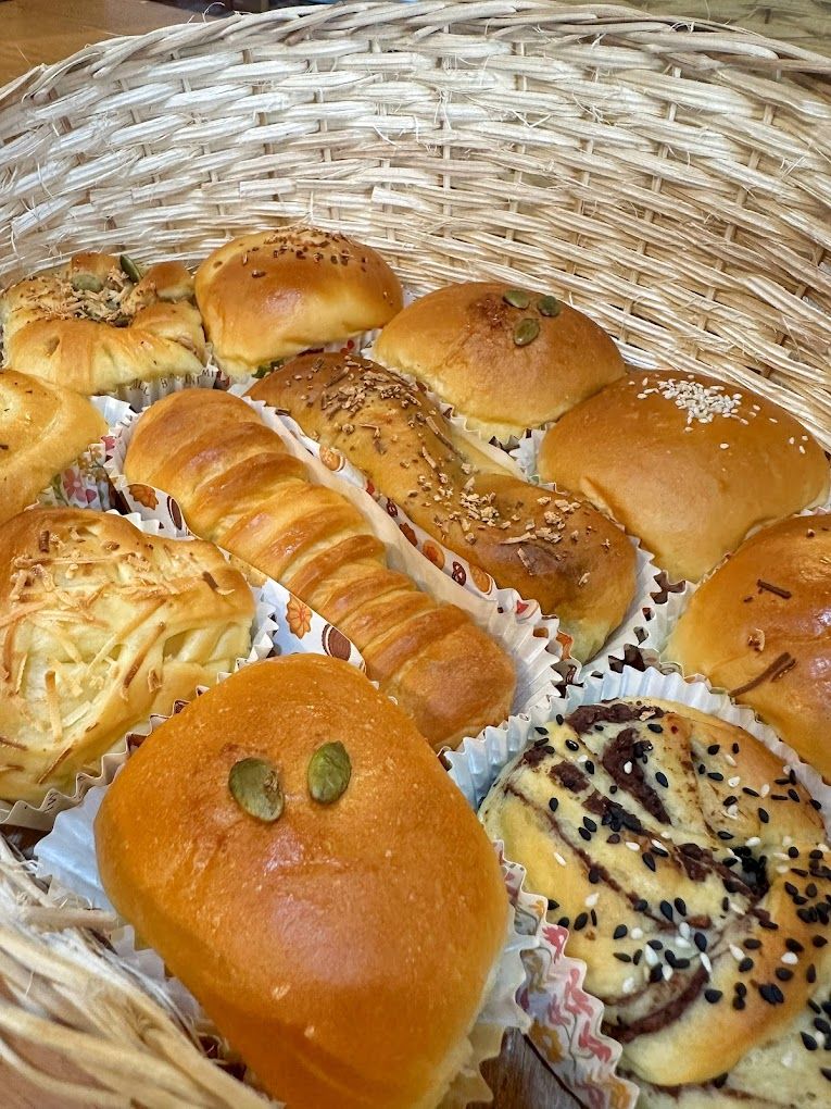 Makan Roti Jadul Enak di 5 Bakery di Gading Serpong