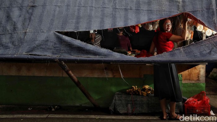 Tantangan Indonesia di Tengah Kondisi Ekonomi Dunia Pemerintah berusaha menjaga sekaligus menggenjot pertumbuhan ekonomi di tengah kondisi ekonomi dunia yang tidak menentu. Begini tantangannya.