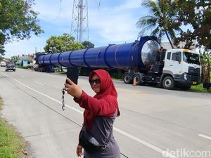 Tiba di Kebumen, Ini Cerita Sopir Truk Angkut Tabung Raksasa Optimus Prime