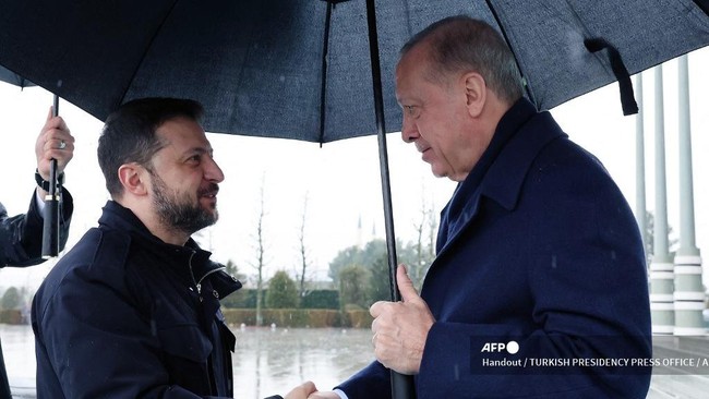 Zelensky Ngambek Tak Diajak AS-Rusia soal Perang Ukraina