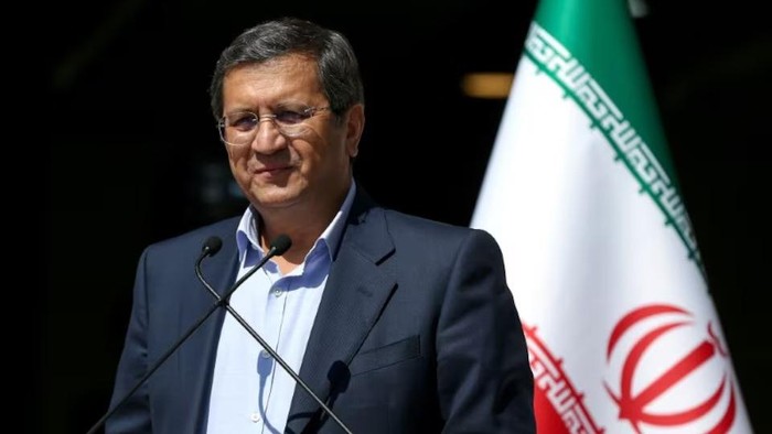 Presidential candidate Abdolnaser Hemmati speaks with journalists before the start of the last election debate, in Tehran, Iran June 12, 2021. Ayoub Ghaderi/YJC/WANA (West Asia News Agency) via REUTERS Purchase Licensing Rights