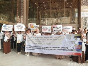 Momen Unjuk Rasa Ortu Siswa BIM Persiapan S1 LN Angkatan 4, Minta Kejelasan Kemdikti