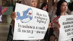 Momen Unjuk Rasa Ortu Siswa BIM Persiapan S1 LN Angkatan 4, Minta Kejelasan Kemdikti