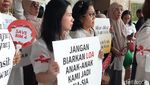 Momen Unjuk Rasa Ortu Siswa BIM Persiapan S1 LN Angkatan 4, Minta Kejelasan Kemdikti