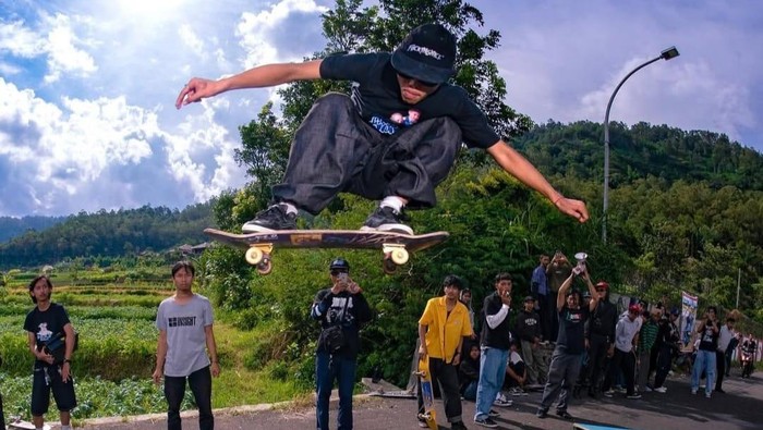 Aksi skater Kota Batu di Komunitas Batuskate.