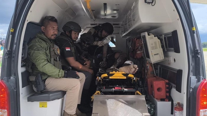 Aske Mabel pimpinan KKB Yalimo saat dievakuasi ke Jayapura.