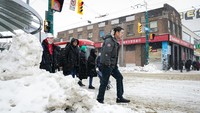 Menurut media lokal, Ottawa mengalami badai terberatnya sejak 2022, yang membawa salju setebal 32 sentimeter (satu kaki) pada Kamis (13/2). 