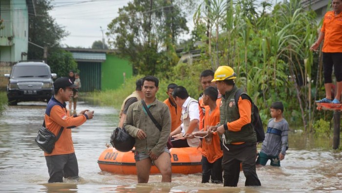 Banjir akibat hujan deras di Banyuasin.