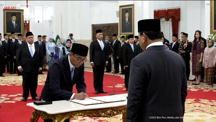 Brian Yuliarto dilantik sebagai Mendiktisaintek.