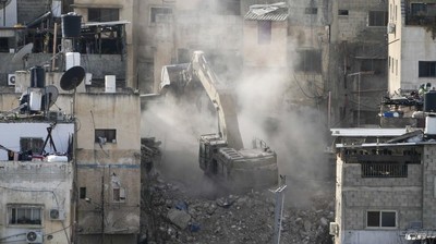 Buldoser Israel Hancurkan Rumah-rumah Palestina di Tepi Barat