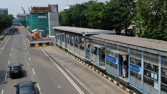 Halta TransJakarta (TransJ) Rawamangun kembali dibuka untuk melayani penumpang. Halta TransJ Rawamangun sempat ditutup karena ada proyek LRT. (dok TransJ)