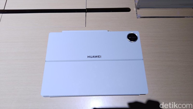 Huawei MatePad Pro 13.2 2025 resmi meluncur. Begini penampakannya, yang memiliki tampilan imersif dan peforma falgship.