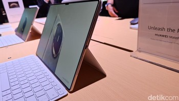 Dalam upaya mendukung produktivitas penggunanya dalam bekerja, Huawei MatePad Pro 13.2 menghadirkan PC-level WPS Office. Foto: (Panji Saputro/detikINET).