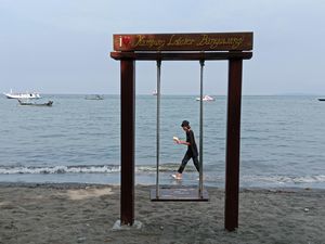 Pantai Bangsring Tercemar Cairan Oli, Budi Daya Lobster Ikut Terdampak