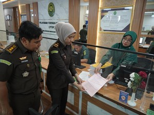Kejati Sulsel Limpahkan Berkas 3 Terdakwa Skincare Bermerkuri ke PN Makassar