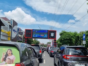 Kata Warga Tembus Macetnya Surabaya yang Disebut Lebih Parah dari Jakarta
