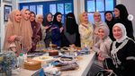 Keseruan Mulan Jameela Makan Bareng Sahabat dan Teman Kajian