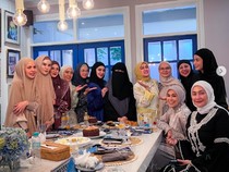 Keseruan Mulan Jameela Makan Bareng Sahabat dan Teman Kajian