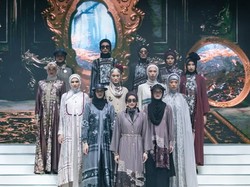 Zaskia-Shireen Sungkar Rilis Koleksi Lebaran, Gurun dan Bunga Jadi Inspirasi