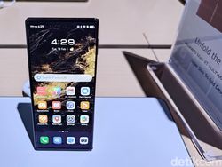 Melihat Huawei Mate XT Ultimate Lebih Dekat, Layar Besar dan Bodi Tipis