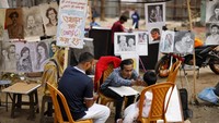 Selain buku, ada juga booth melukis.  