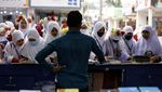 Melihat Pameran Buku Tahunan di Bangladesh