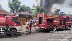 Potret Menara Masjid Agung Darussalam Bojonegoro Terbakar