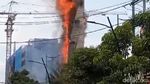 Potret Menara Masjid Agung Darussalam Bojonegoro Terbakar