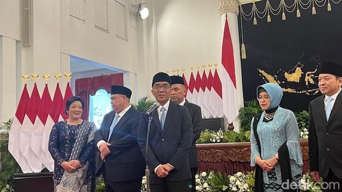 Mendiktisaintek Brian Yuliarto. (Eva/detikcom)