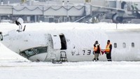 CEO Bandara Internasional Pearson Toronto, Deborah Flint, mengungkapkan faktor utama yang menyebabkan seluruh penumpang dan awak pesawat Delta Air Lines selamat, kendati pesawat mendarat secara terbalik. (Chris Young/The Canadian Press via AP)  