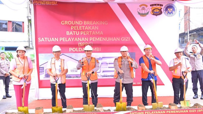 Peletakan batu pertama pembangunan dapur sehat Polda Jambi