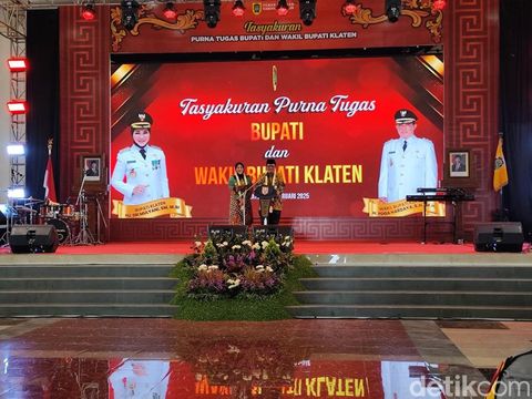 Suasana tasyakuran purnatugas Bupati dan Wabup Klaten, Sri Mulyani dan Yoga Hardaya, di GBK Klaten, Rabu (19/2/2025).