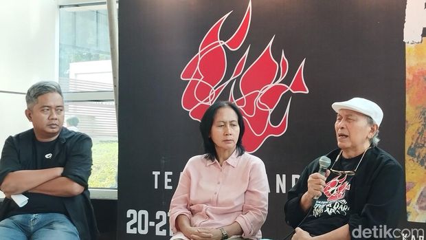 Pendiri Teater Mandiri Putu Wijaya saat ditemui jumpa pers lakon ADUH di Taman Ismail Marzuki (TIM) pada Rabu (19/2/2025).
